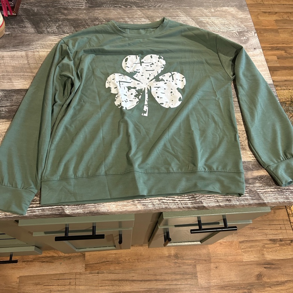 Clover Green Pattern Pull Over/ Sweatshirt - image 2